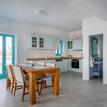 Villa Searenity - Seafront *