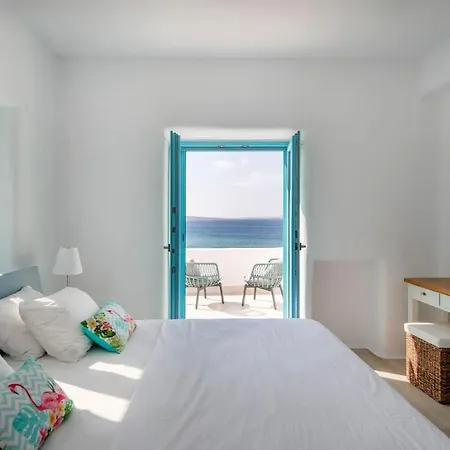Searenity - Seafront Villa Aliki (Paros)